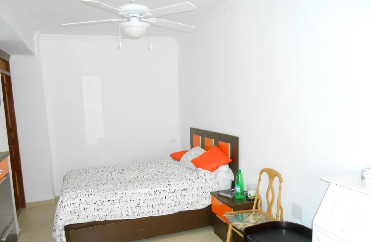 Budget Rooms Estepona 0*,